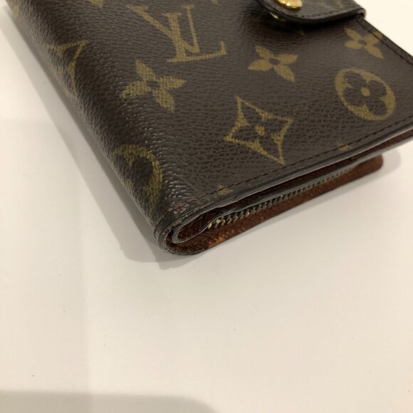 Louis Vuitton Monogram Compact Zip Wallet Sku#85597 (gently used, initial) - Picture 8 of 15